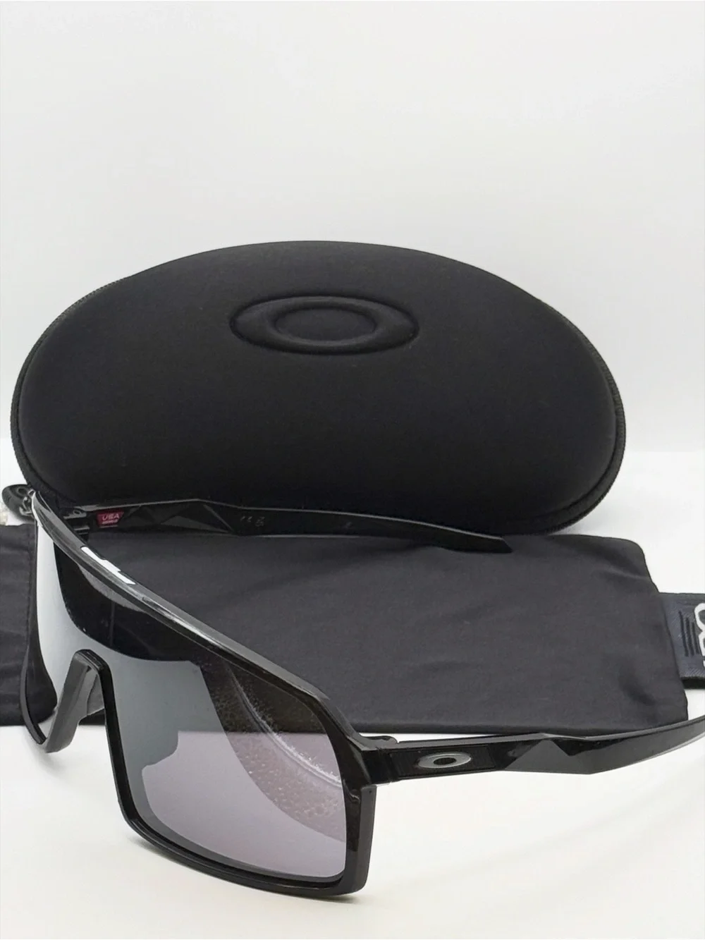 OAKLEY SUTRO OO9406-0137 POLISHED BLACK  PRIZM BLACK